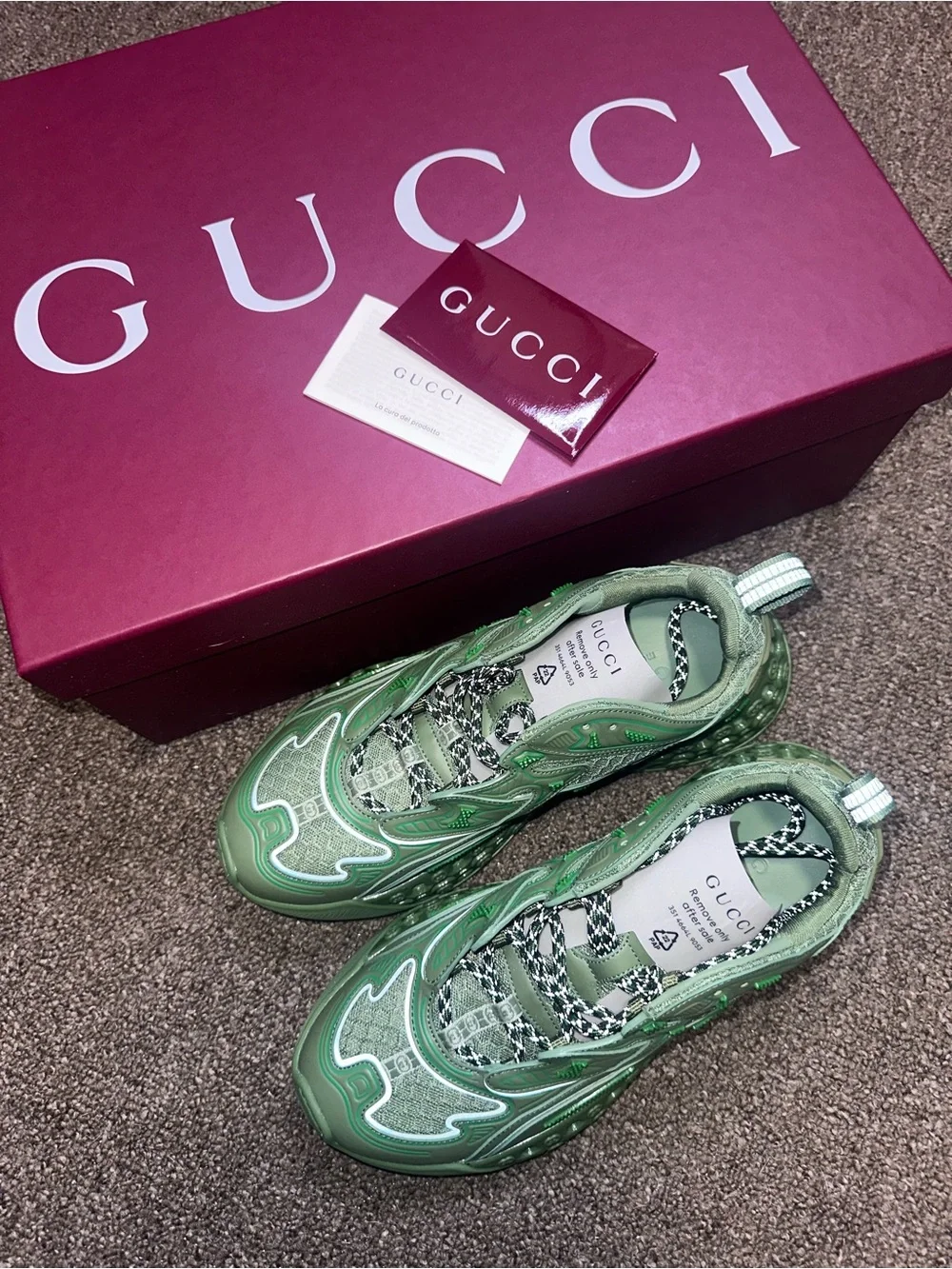 51-26 Gucci Green Lace-Up Rhyton Sneakers (Green)